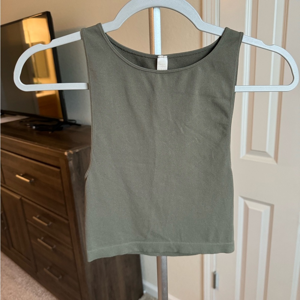Green crop tank top Small medium
